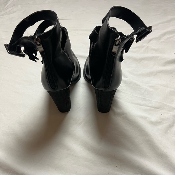 Chinese Laundry Ankle Heeled Boots - Picture 5 of 7